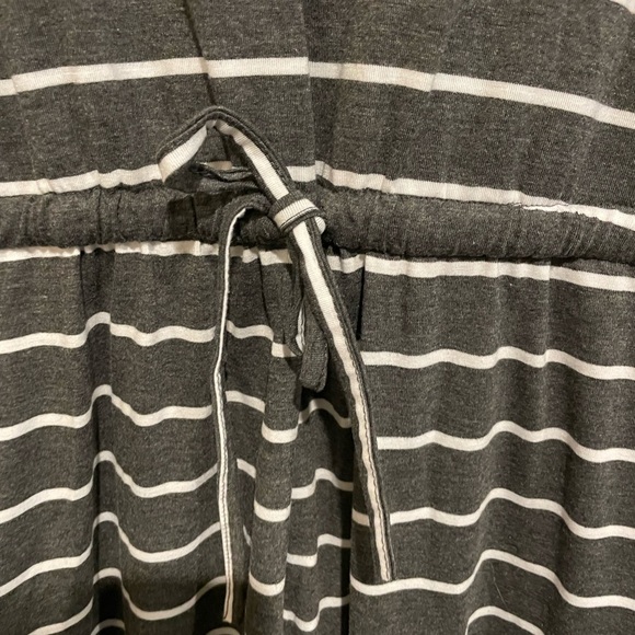 Grey and white stripped wide legged jumpsuit with adjustable straps Size… - Picture 4 of 6